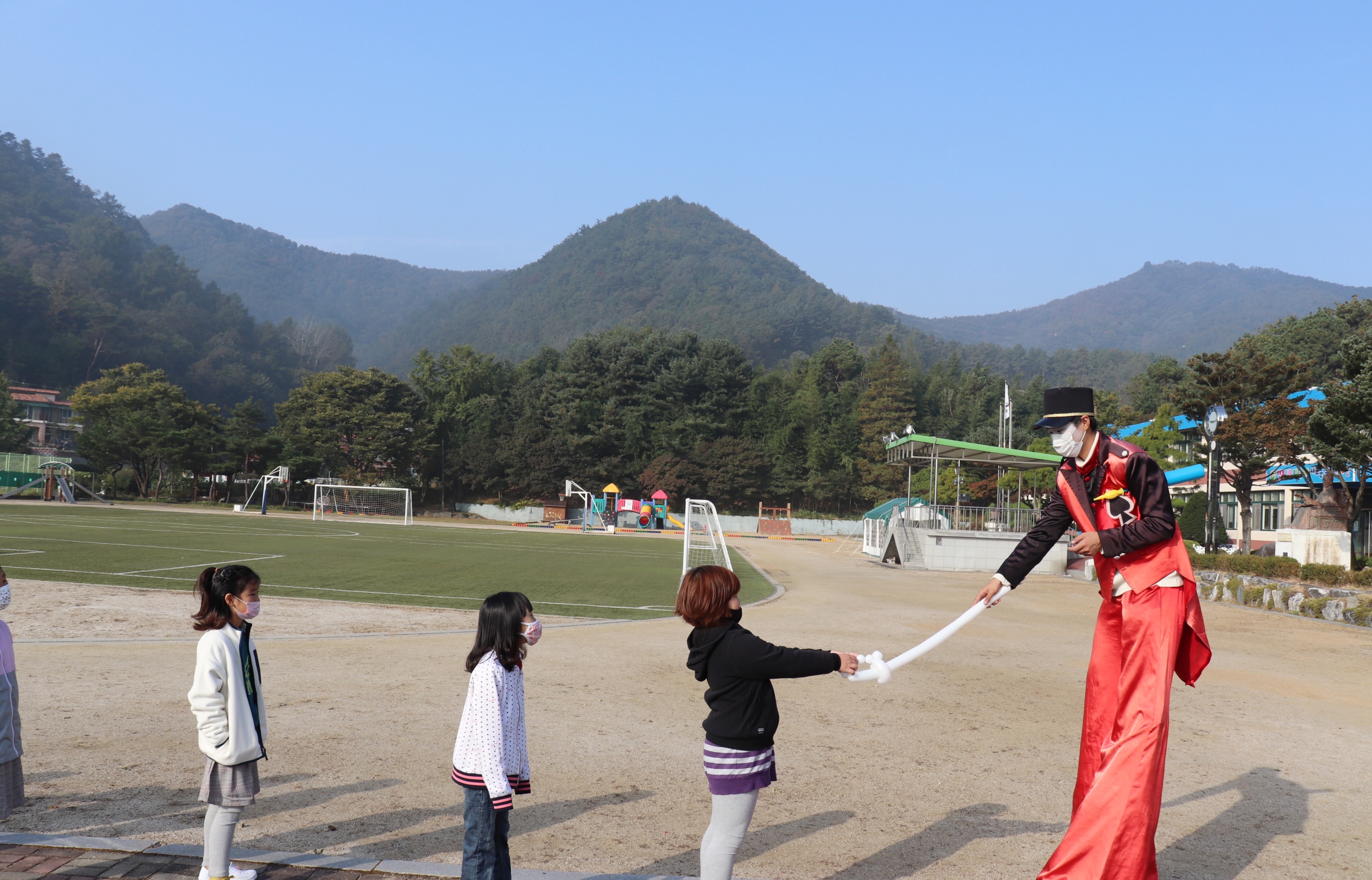 batch_전원 등교수업 축하 행사 3.jpg